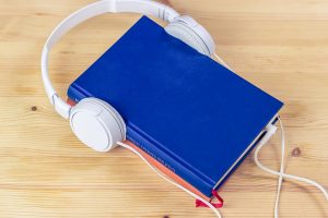 Read more about the article Best Audiobooks To Listen To On The Road