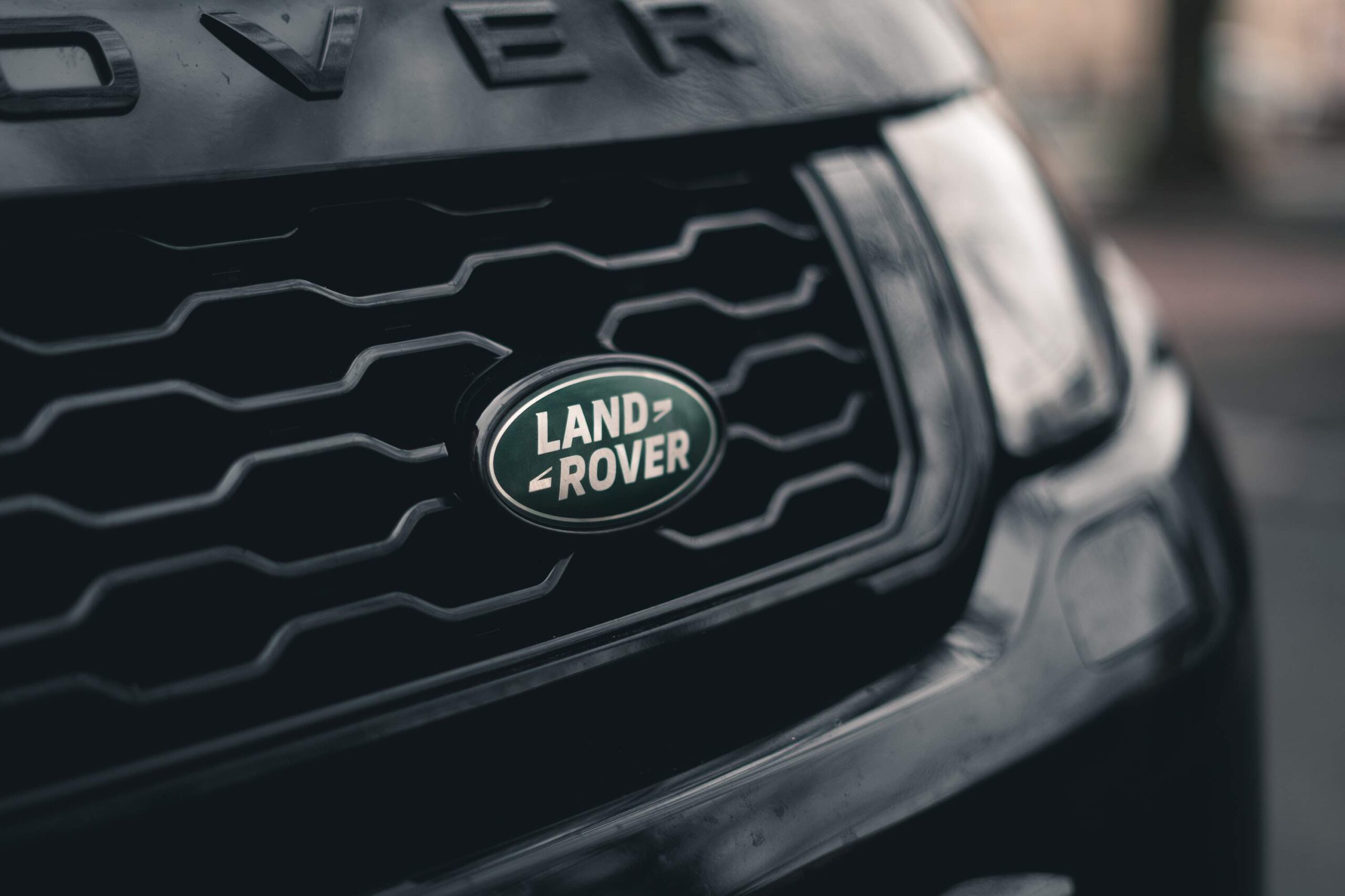 You are currently viewing Land Rover Defender Is Released In A Minty Green
